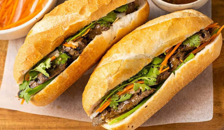 Nguồn gốc của bánh mì Việt Nam, cửa hàng bánh mì đầu tiên vẫn còn hoạt động và có thêm nhiều chi nhánh mới