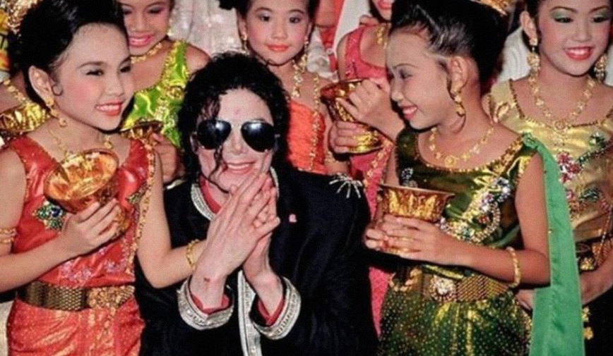 Cuộc đời thăng trầm như phim của sao nữ Việt duy nhất từng được hát cùng Michael Jackson
