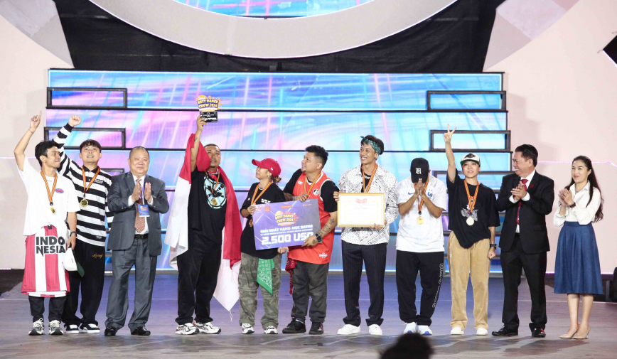 2 nhóm nhảy đến từ Thái Lan, Indonesia là quán quân Dalat Best Dance Crew 2024
