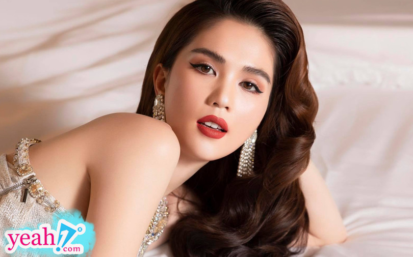 Từng đòi kiện vì bị quay lén, Ngọc Trinh cho trồng cây che hết biệt thự 50 tỷ tránh dòm ngó