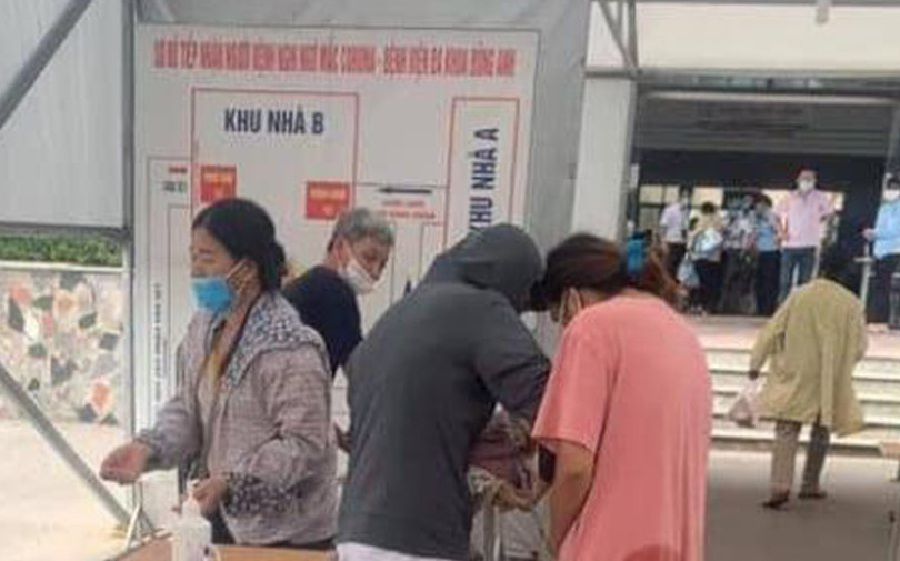 Người phụ nữ sinh con ngay tại chỗ khi đang khai báo y tế