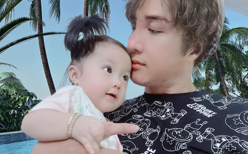 Ca sĩ Lâm Chấn Khang hé lộ thời gian con gái chào đời, thương con vì 7 tháng phải ở quê vì dịch