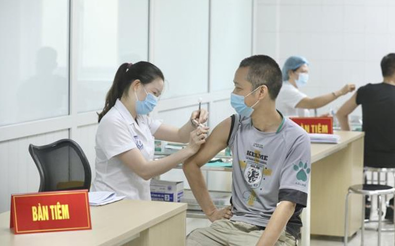Tiêm trộn vắc xin Moderna và Pfizer có an toàn không?