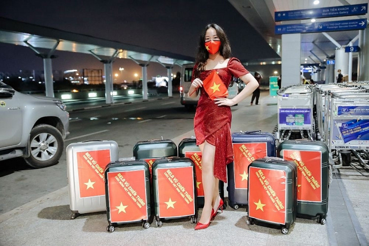 Vũ Huyền Diệu chính thức lên đường sang Ai Cập chinh phục 'Miss Eco Teen International'