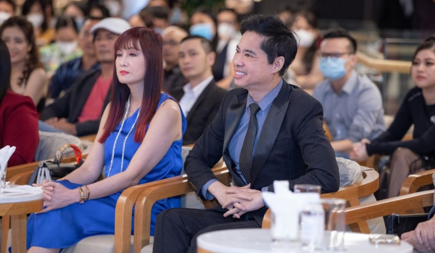 Danh ca Ngọc Sơn làm Giám khảo Hoa Hậu Quý Bà Liên Hợp Quốc Việt Nam