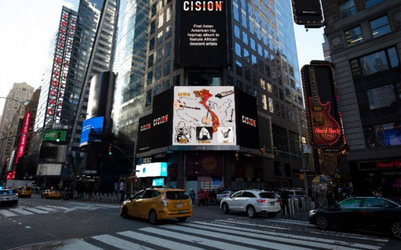 MV nhóm nhạc Urban Fu$e xuất hiện trên màn hình lớn tại Times Square ở New York