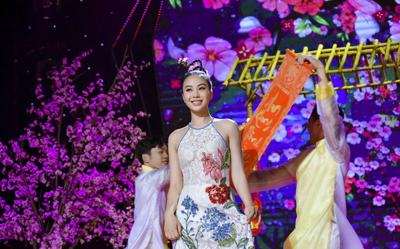 Ca sĩ Dương Huệ ra mắt MV Tết “Đoản Xuân Ca”