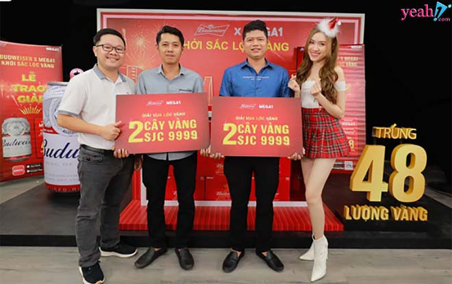 Budweiser và Mega1 trao 6 lượng vàng đầu tiên cho khách hàng trúng giải ‘Vua lộc vàng’