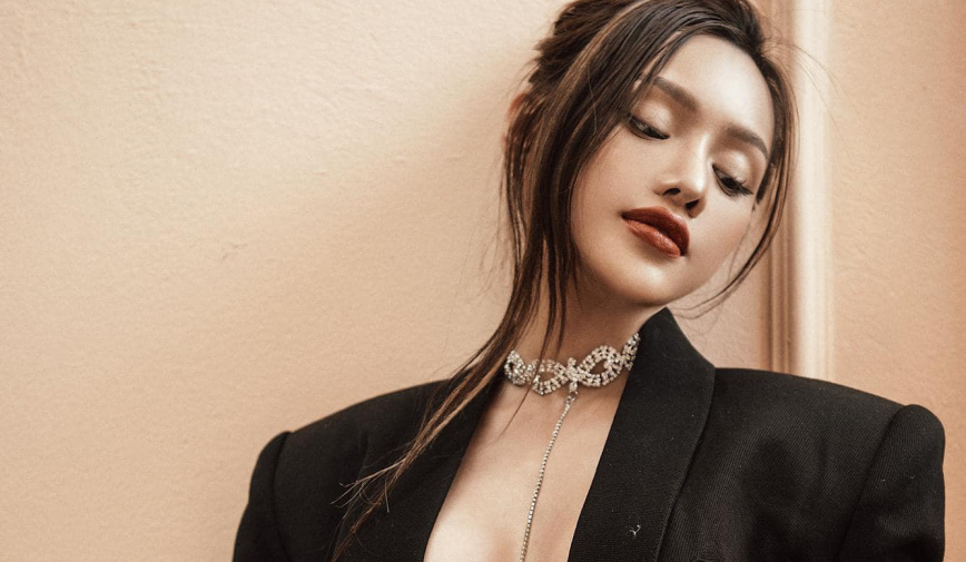 Đăng hoài không hết ảnh với 1001 kiểu chụp hình thần thái của Hotgirl Ceisa Vu