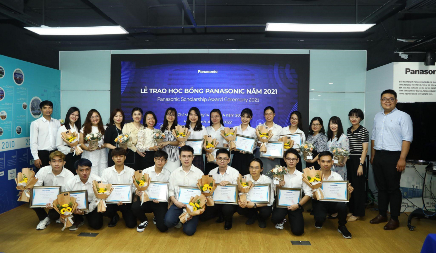 Nâng bước tương lai tại lễ trao học bổng Panasonic 2021