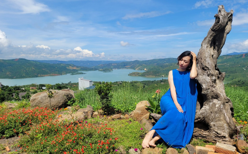 Nữ doanh nhân khiến nhiều người mơ ước với cuộc sống bỏ phố về quê