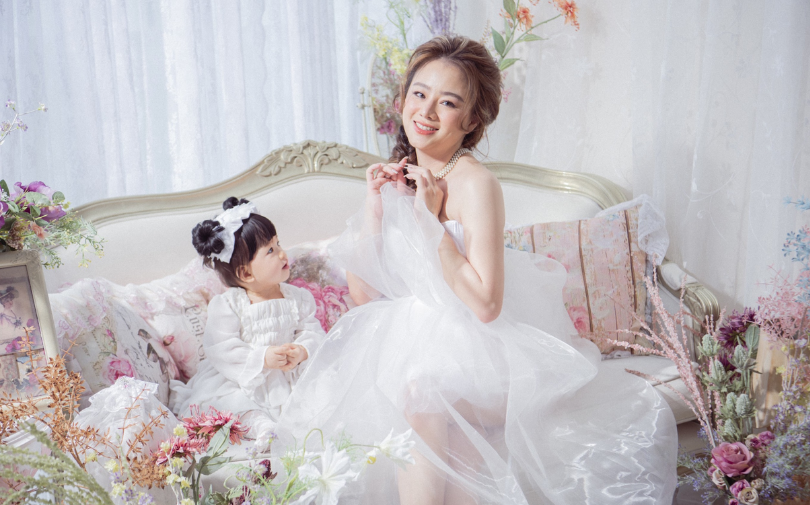 Hot Mom Đặng Yến Nhi - Hot Mom 9X tài sắc vẹn toàn được cộng đồng mạng yêu mến