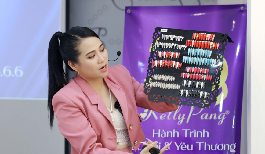 Kelly Pang Nail trao tặng 2.000 bộ nail cho phụ nữ Việt