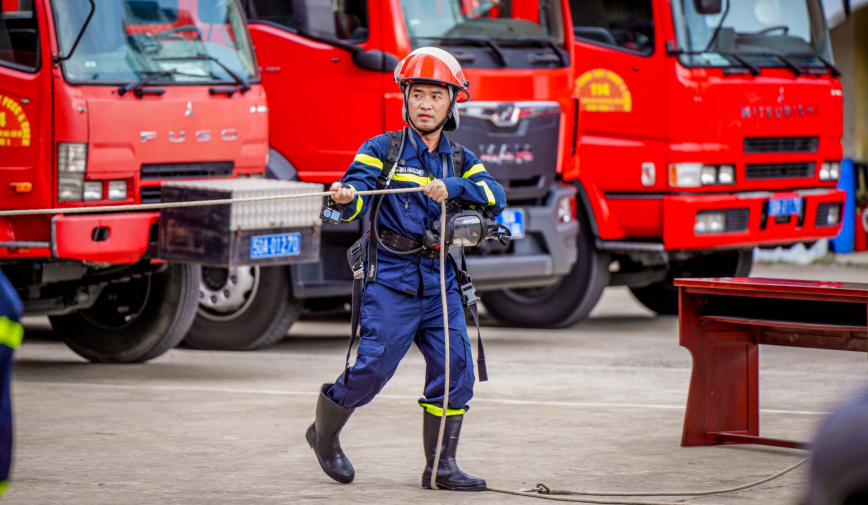 Tiến Luật nói về tình huống nghẹt thở, vượt qua nỗi sợ độ cao trong “Chiến sĩ quả cảm”?