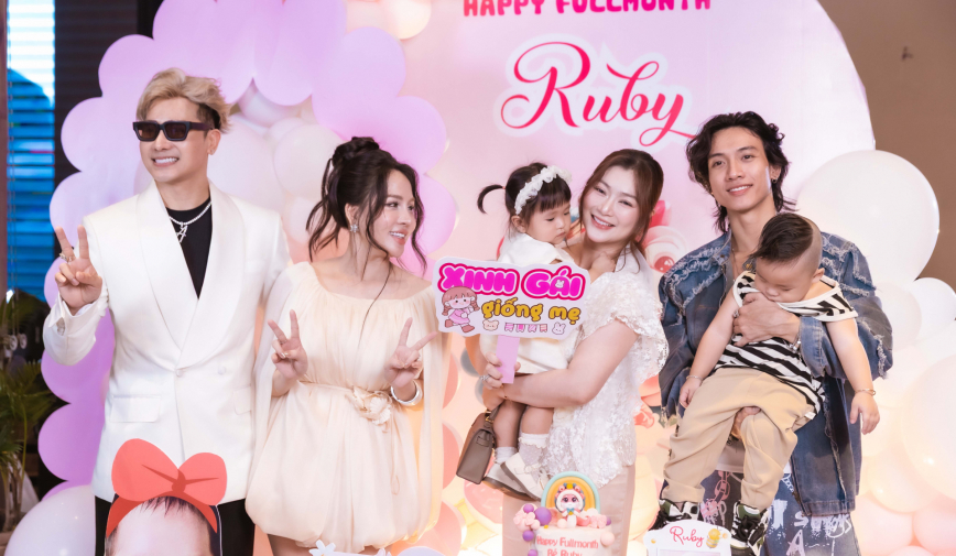 Thanh Trúc bế con gái dự tiệc đầy tháng con Chu Bin, chúc mừng đồng nghiệp đủ nếp và tẻ