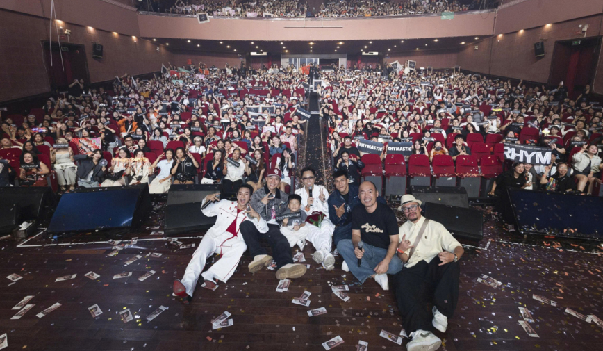 Fanmeeting nhiều 'sít rịt' nhất gọi tên Rhymastic