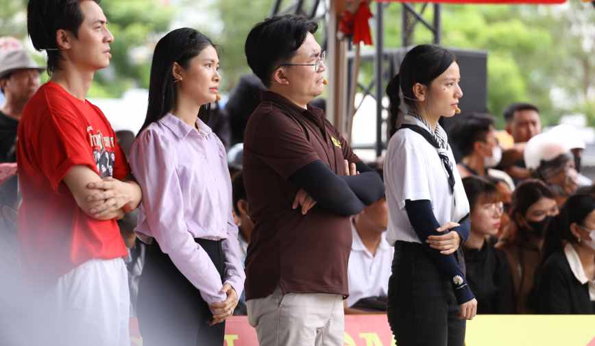 MC Đại Nghĩa, ca sĩ Đăng Khôi bật khóc trước gia cảnh người cha mất một tay vẫn gồng gánh nuôi con