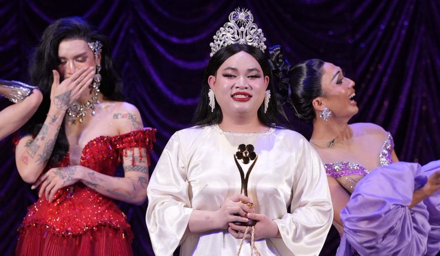 Bé 7 - Người đứng sau vở kịch “Đảo Hoa Hậu” vừa đạt giải Mai Vàng 2025 là ai?