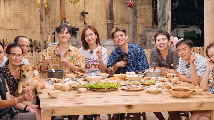 'Gia Đình Haha' tập 9: Ái Phương gia nhập và những trải nghiệm đáng nhớ với nghề nuôi ong