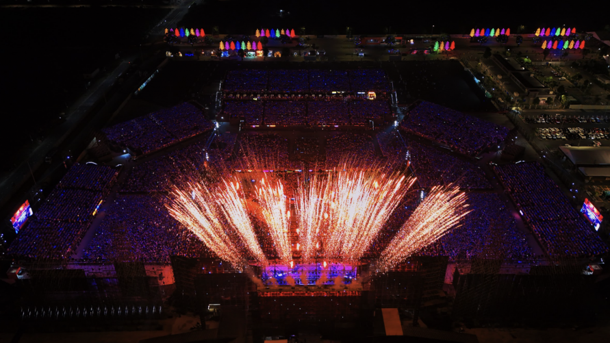 Y Concert: Tôn vinh Văn hoá dân tộc, kết nối các thế hệ nghệ sĩ là điểm neo khiến hàng ngàn người cùng hoà nhịp