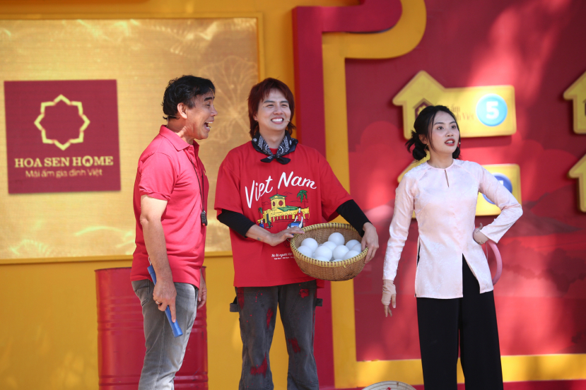 Diễn viên Duy Khánh và ca sĩ Phương Mỹ Chi góp sức mang về giải thưởng 100 triệu cho trẻ em mồ côi - ảnh 1