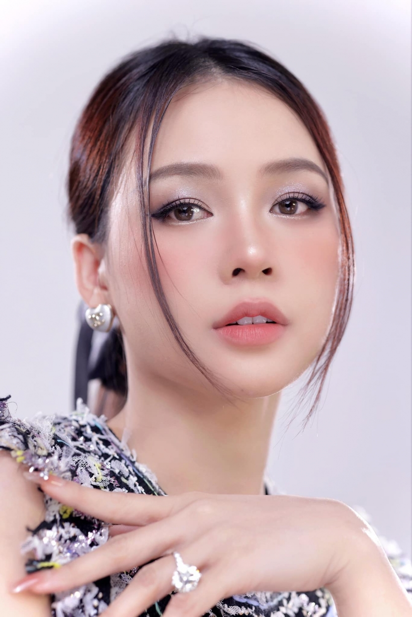 Sam khoe hình ảnh xinh đẹp trên trang cá nhân mới đây. Ảnh: FBNV