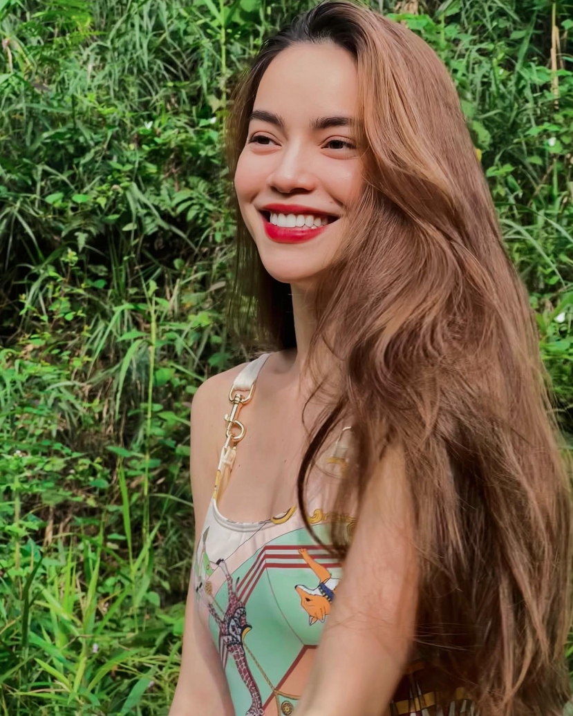 Ở tuổi U40, Hồ Ngọc Hà duy trì được phong độ làm nghề và nhan sắc mặn mà đáng ngưỡng mộ. Ảnh: FBNV