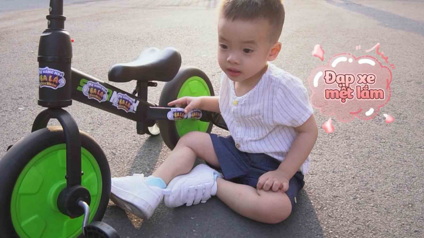 Dương Khắc Linh tiếp tục 'đau đầu' khi chơi cùng hai cậu con trai Mickey và Jerry.