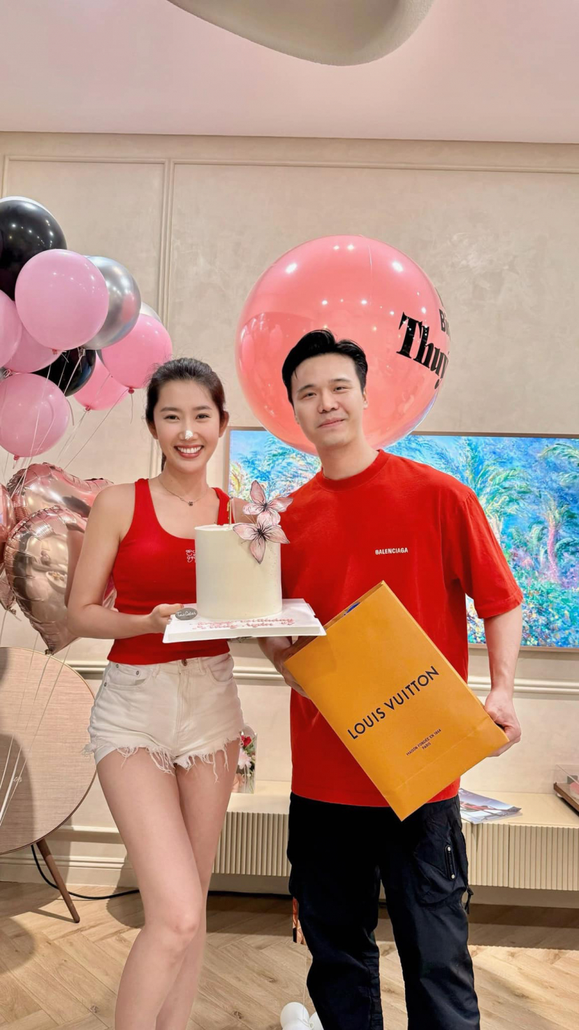 Lâm Thành Kim và Thúy Ngân vướng nghi vấn hẹn hò vì thường xuyên xuất hiện cùng nhau.