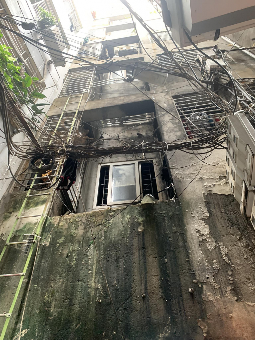 Diễn viên 'Gia đình mình vui bất thình lình' là hàng xóm trong vụ cháy: Họ kêu cứu mà mình không làm được gì - ảnh 6