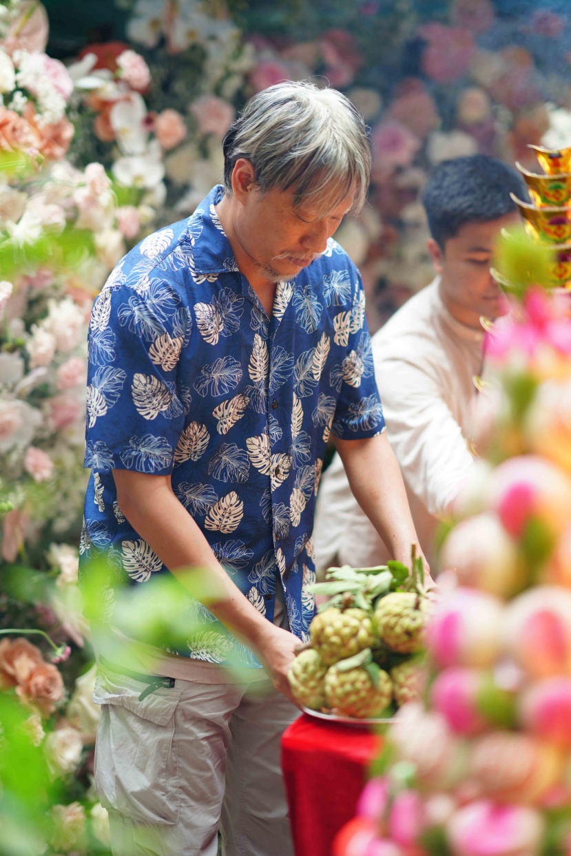 Không nhận ra Kiều Minh Tuấn với vẻ già nua, tóc tai bạc trắng, 36 tuổi mà ngỡ 63 - ảnh 2