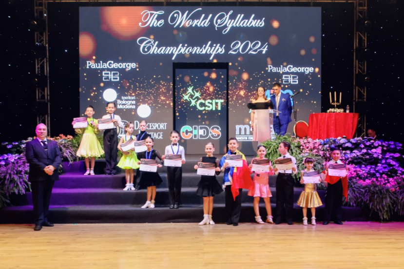 Con trai Khánh Thi và Phan Hiển lần thứ 2 vô địch dancesport thế giới, đúng chuẩn 'con nhà nòi' - ảnh 2