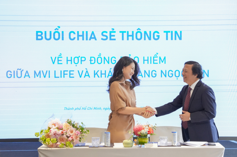 Ngọc Lan và đại diện của MVI Life trong buổi chia sẻ thông tin ngày 20/4.